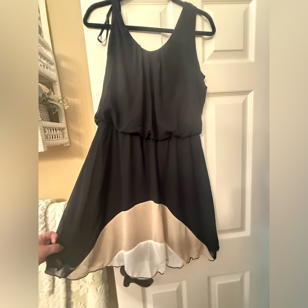 Black and Cream Sleeveless Dress